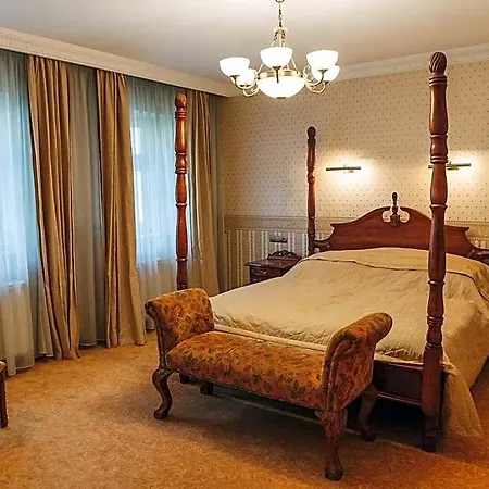 Memorial Hotel 4*
