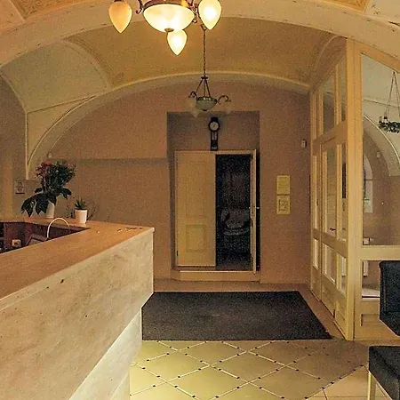 Memorial 4*